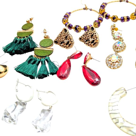 Lot of Ten Pair of Whimsical to Classic Earrings for Pierced Ears - Picture 3 of 8